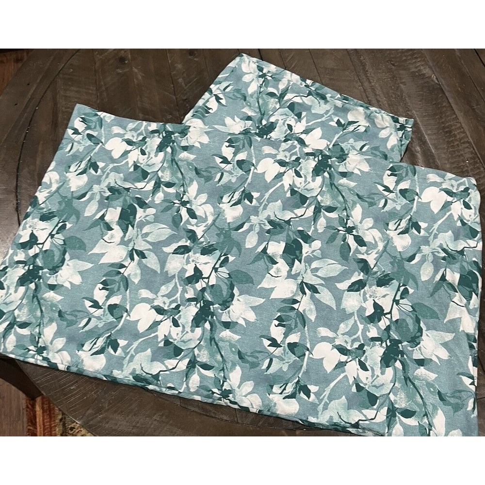 London Fog Green Leaf‎ Print Standard Pillowcases Set of 2 Pocket Hem 20x30"
